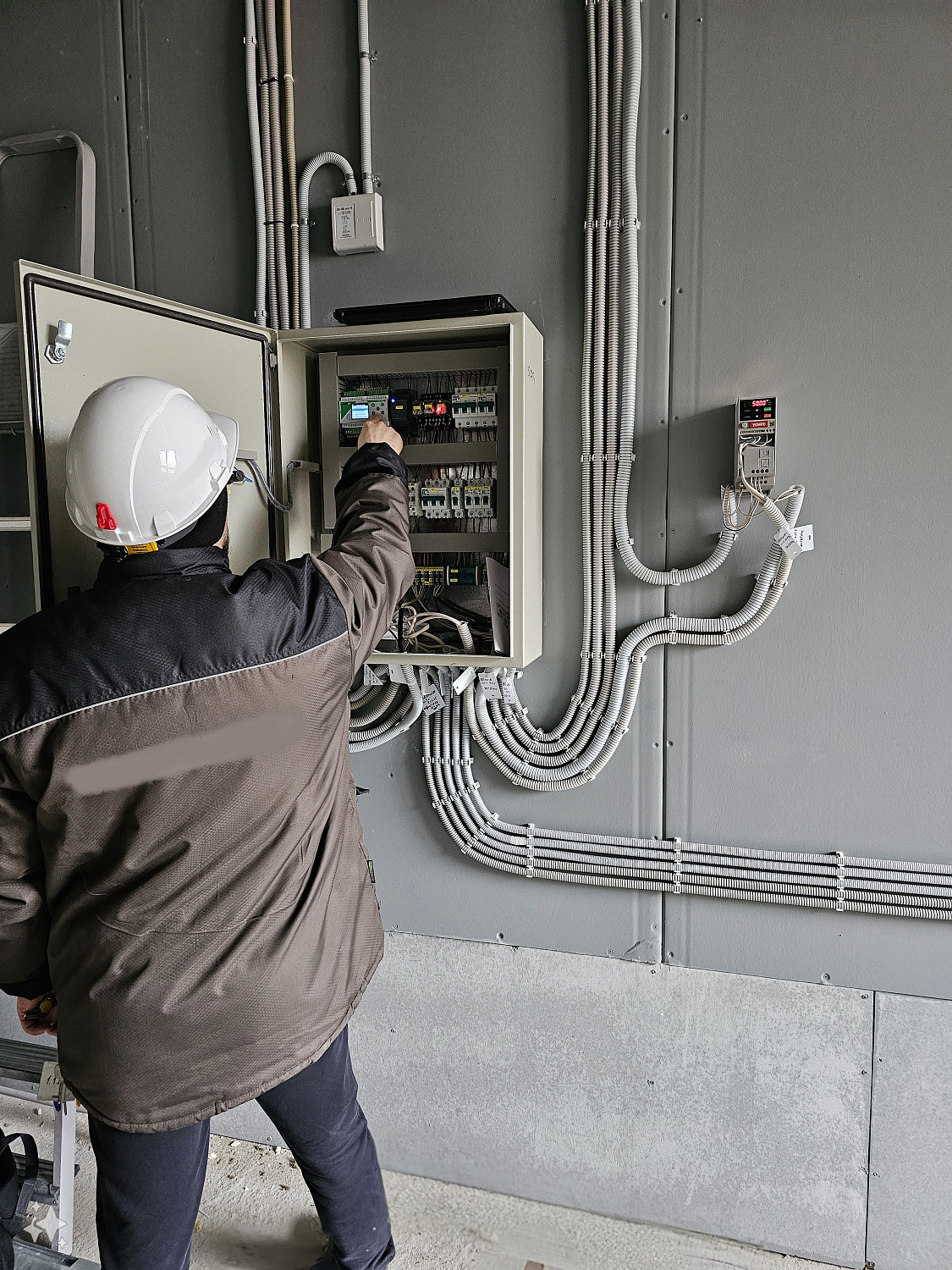 Контроллеры для вентиляции Moderon HVAC