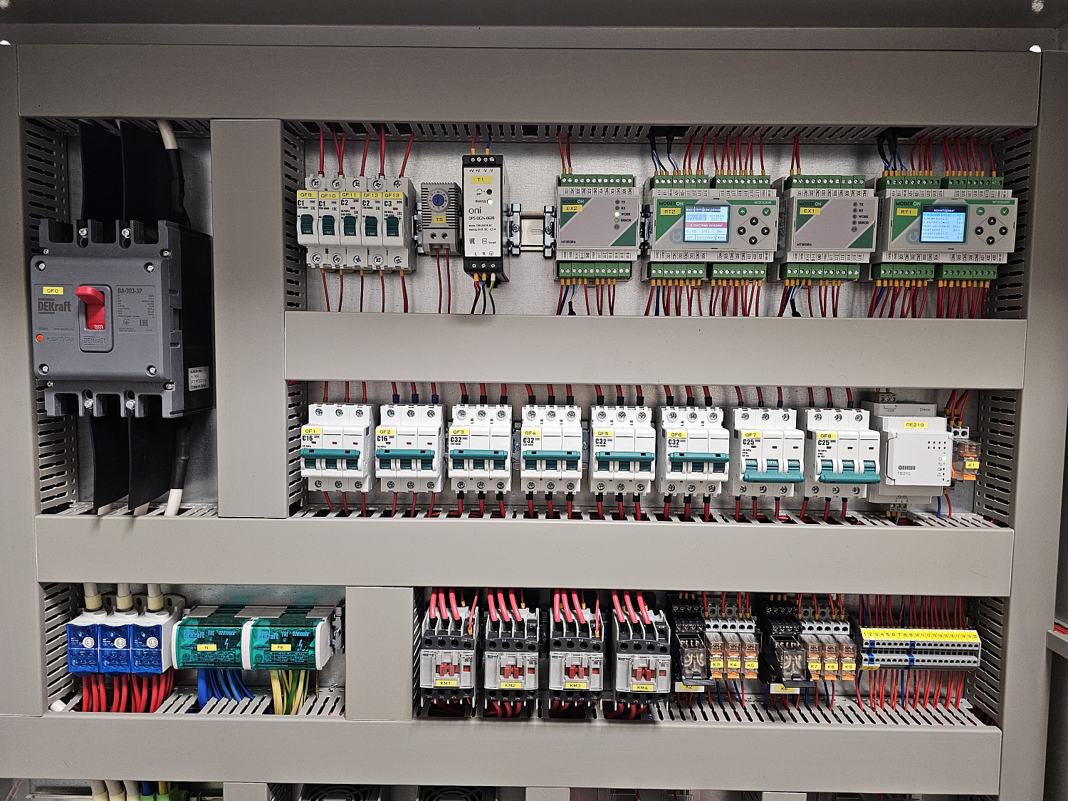 Применение контроллеров и модулей Moderon